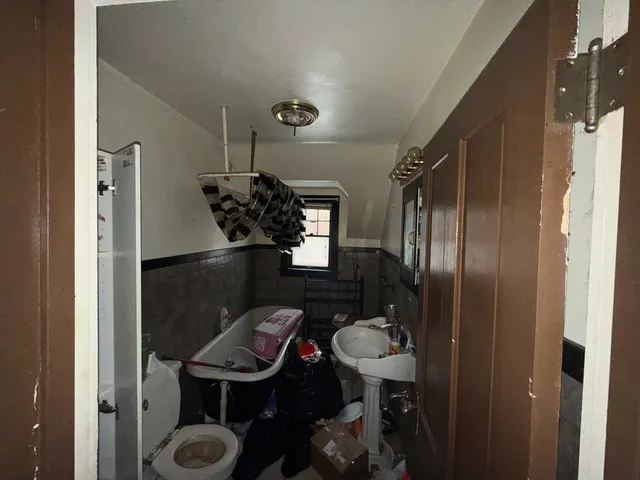 $109,900 | 52 North Main Street, Clintonville, WI 54929