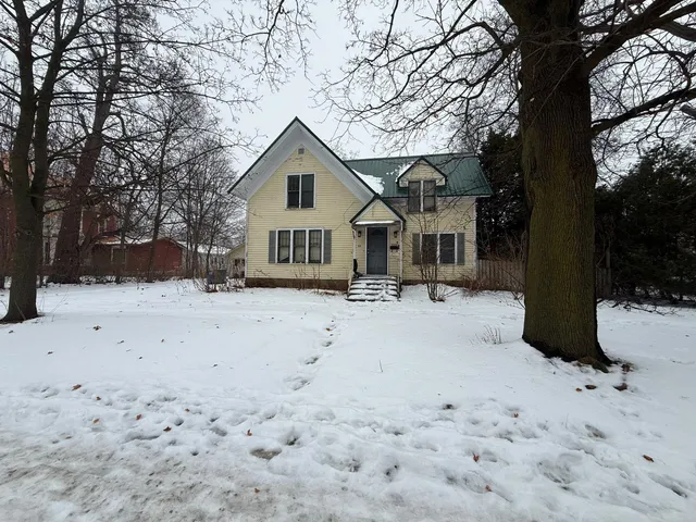 $109,900 | 52 North Main Street, Clintonville, WI 54929