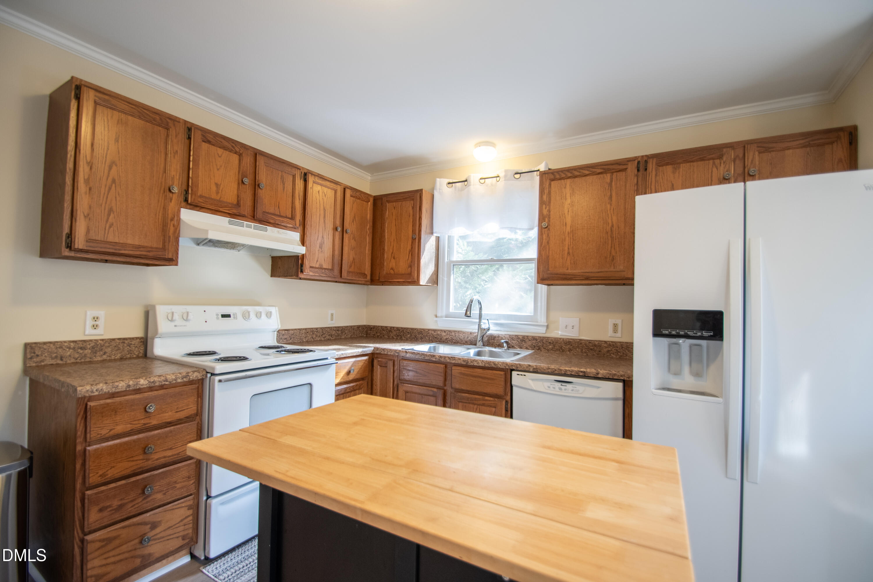 4700 Draper Road Raleigh, NC 27616 - Photo 8 of 31 Kitchen