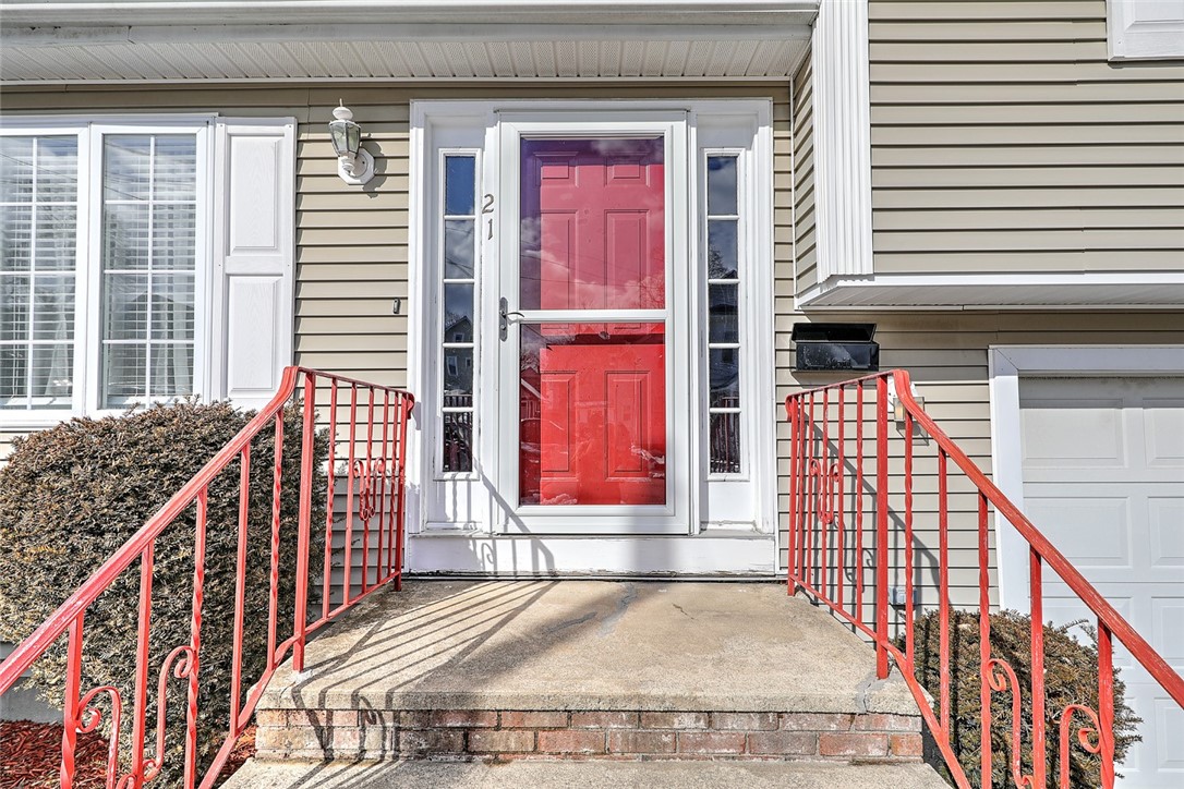 21 Gerald Street Pawtucket, RI 02860 - Photo 5 of 37 Gallery Image 5