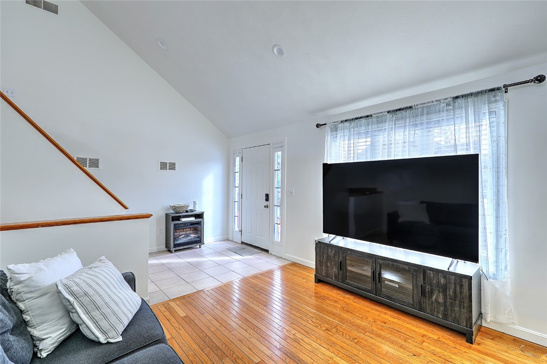 21 Gerald Street Pawtucket, RI 02860 - Photo 9 of 37 Gallery Image 9