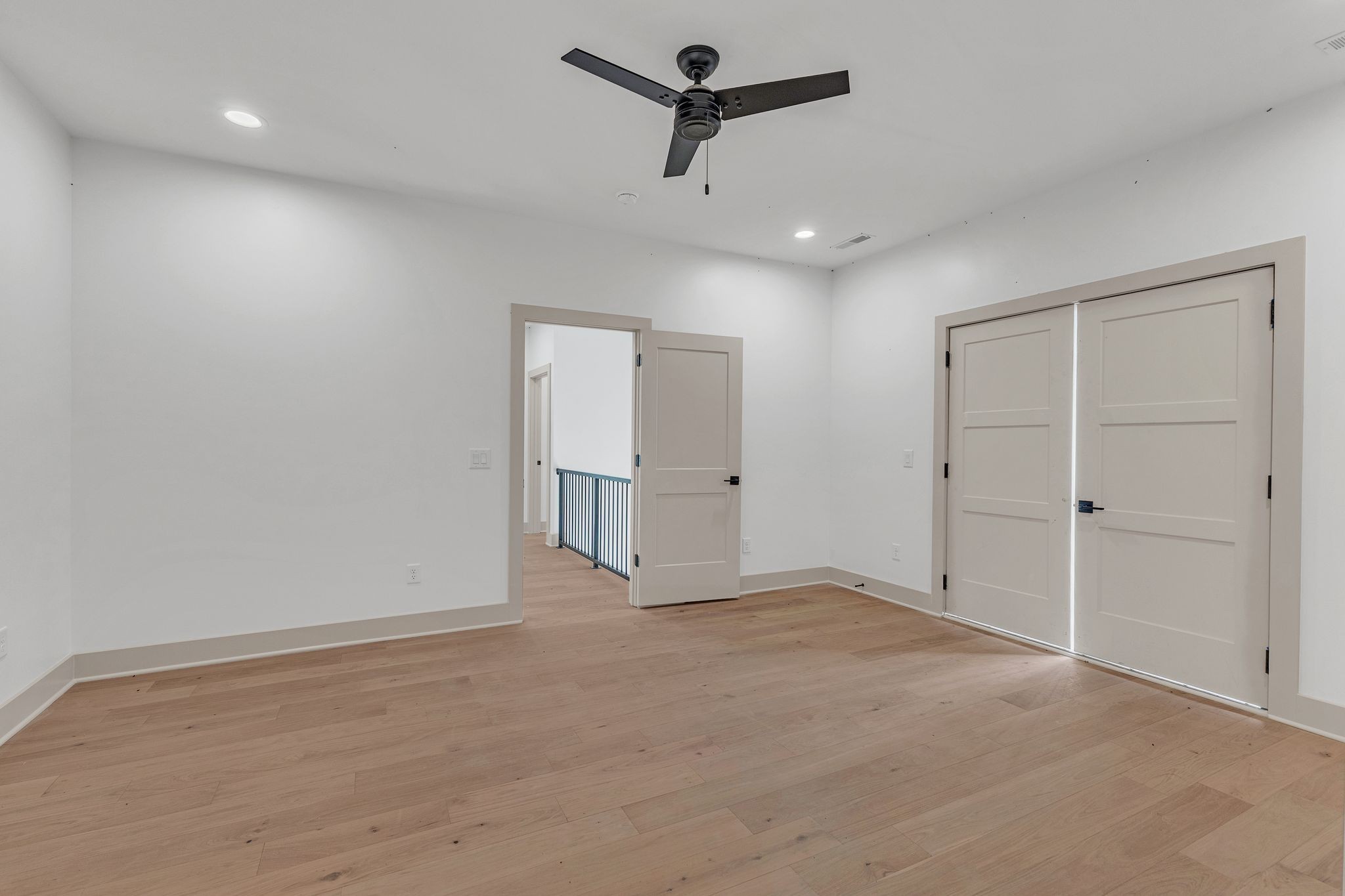 459 Franklin Road Franklin, TN 37069 - Photo 25 of 40 an empty room with a ceiling fan