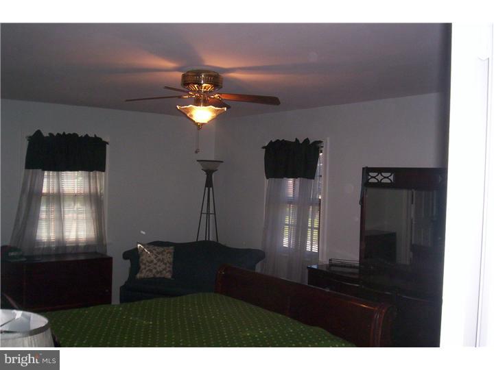 7441 Barclay Road Cheltenham, PA 19012 - Photo 16 of 25 Master Bedroom
