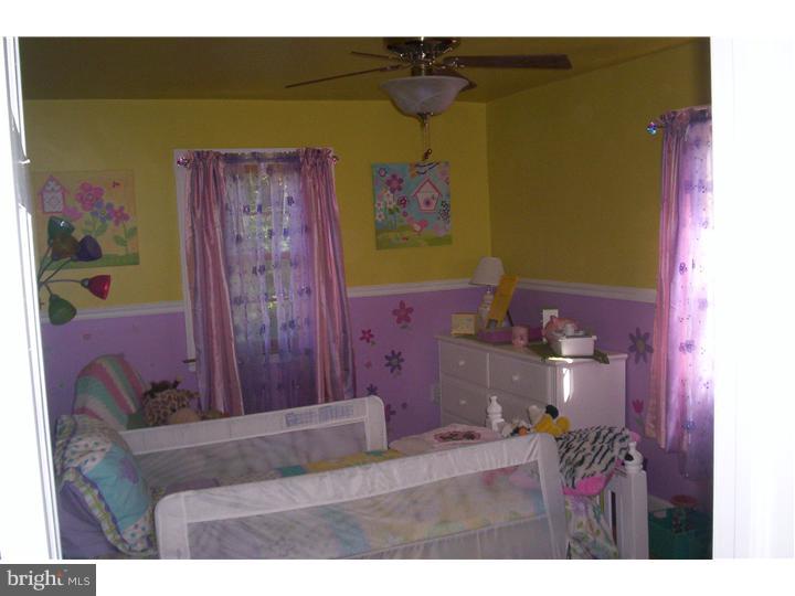 7441 Barclay Road Cheltenham, PA 19012 - Photo 18 of 25 Bedroom 2