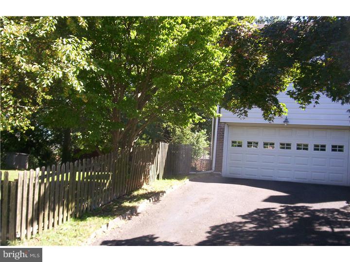 7441 Barclay Road Cheltenham, PA 19012 - Photo 3 of 25 Garage
