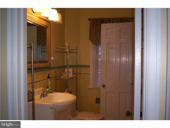 7441 Barclay Road Cheltenham, PA 19012 - Photo 21 of 25 Bathroom
