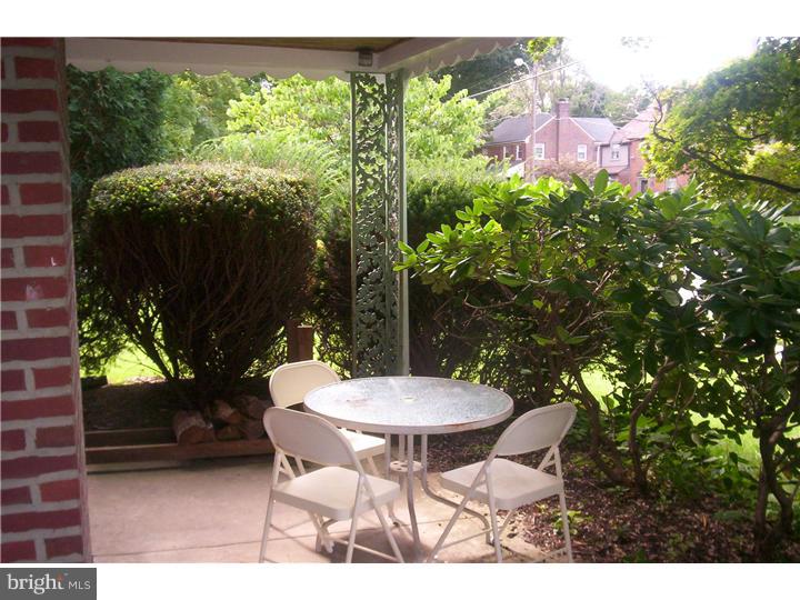 7441 Barclay Road Cheltenham, PA 19012 - Photo 4 of 25 Patio