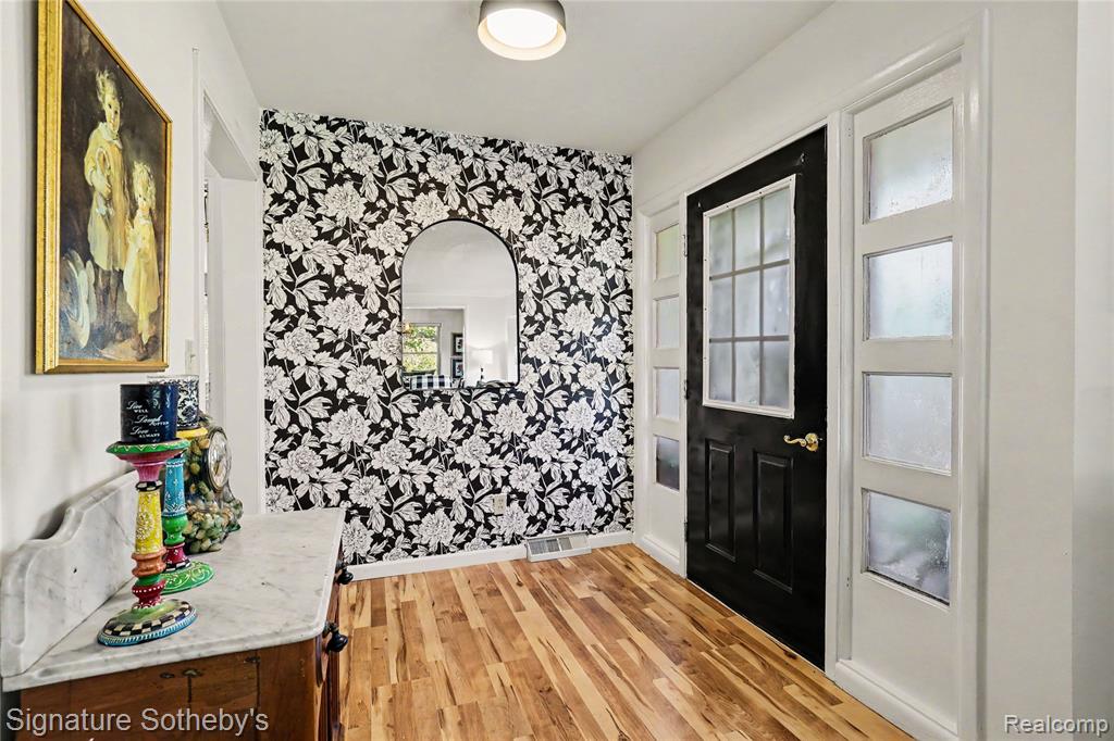 610 West Ellis Street Belding, MI 48809 - Photo 6 of 47