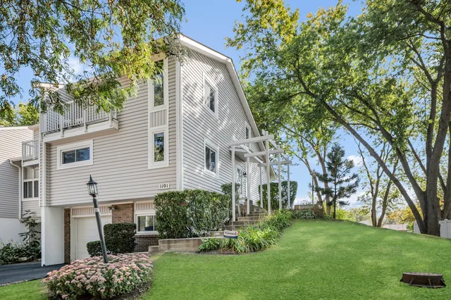 $2,750 | 1101 Sausalito Court, Unit 1101, Bartlett, IL 60103