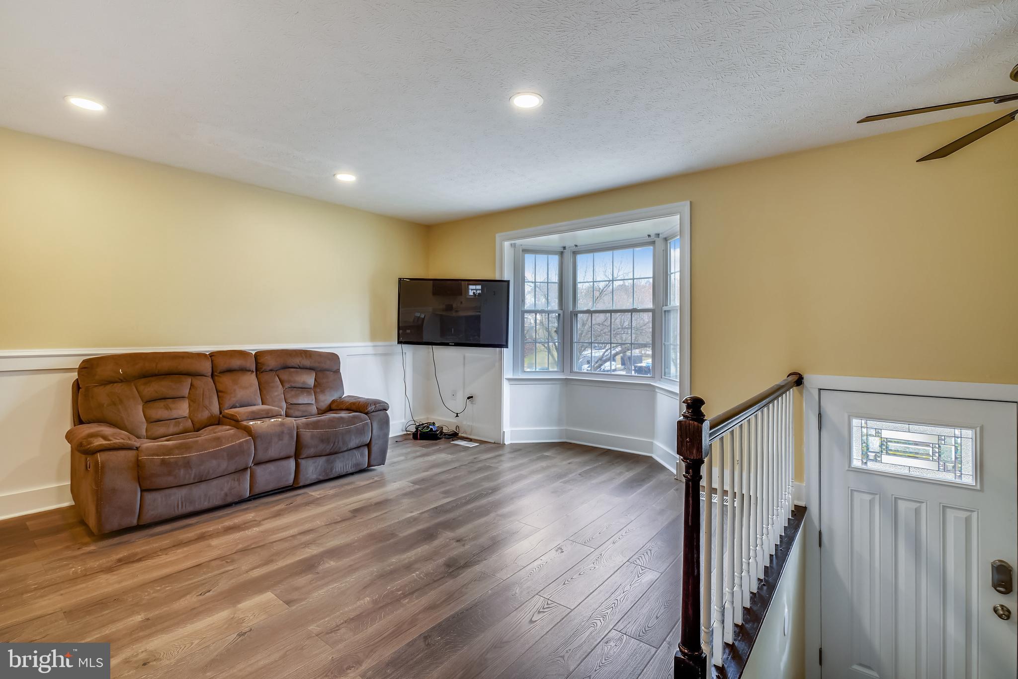 378 Rambling Ridge Court Pasadena, MD 21122 - Photo 5 of 31