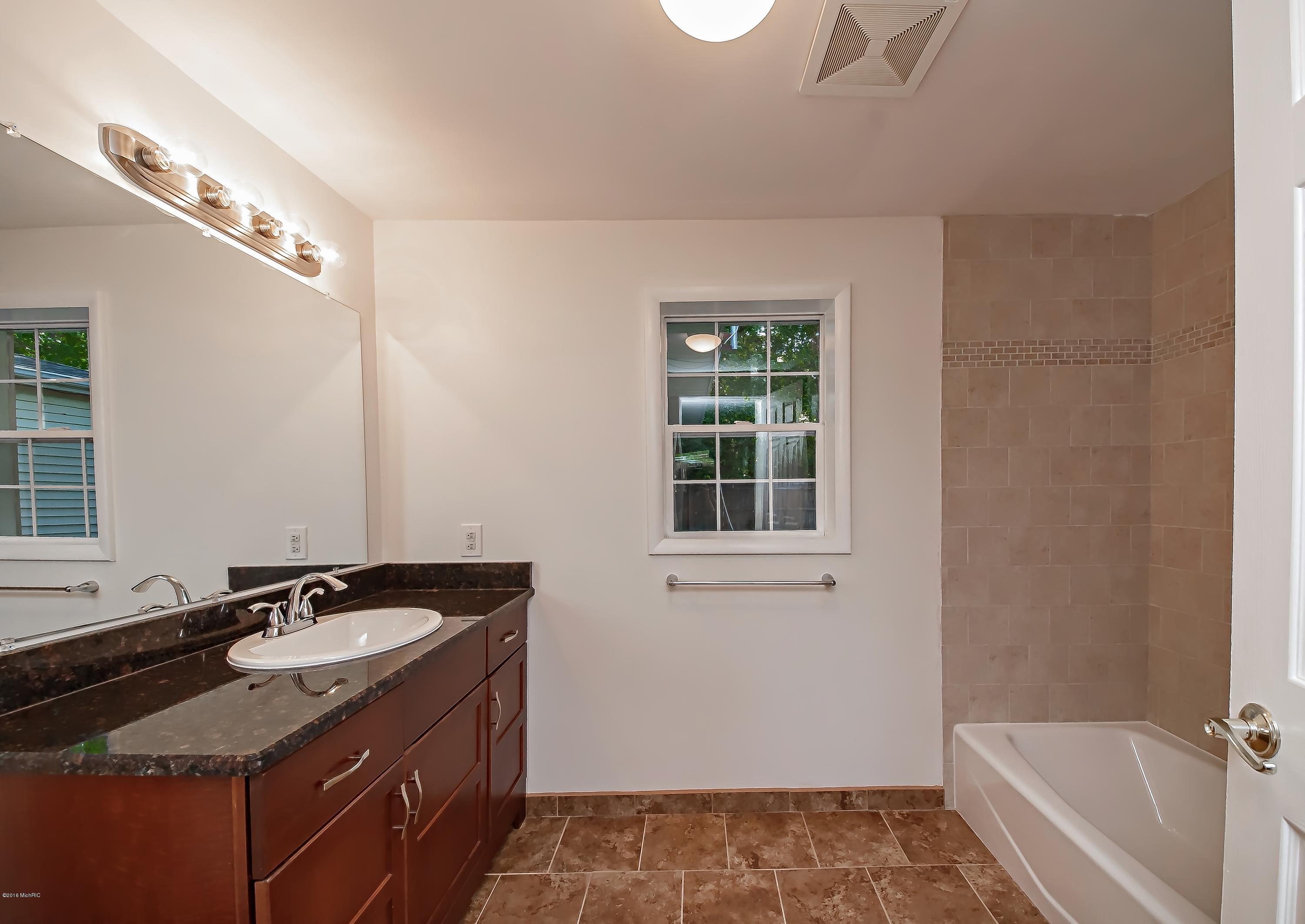 3017 Royalton Heights Road St. Joseph, MI 49085 - Photo 9 of 22 DSC02794_pe