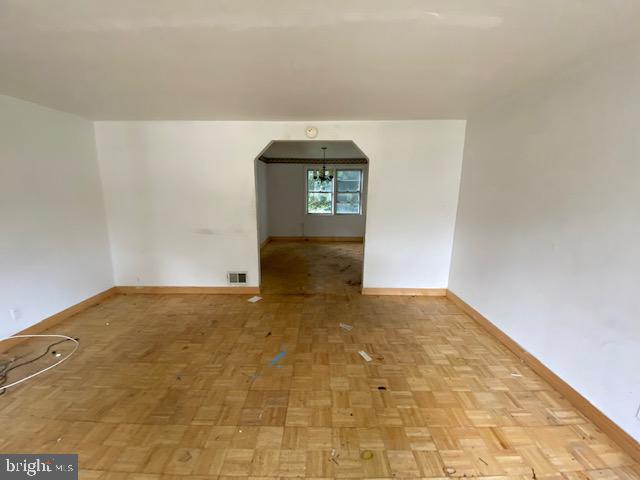 909 Reverdy Road Baltimore, MD 21212 - Photo 4 of 23