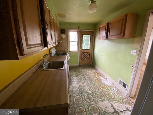 909 Reverdy Road Baltimore, MD 21212 - Photo 6 of 23