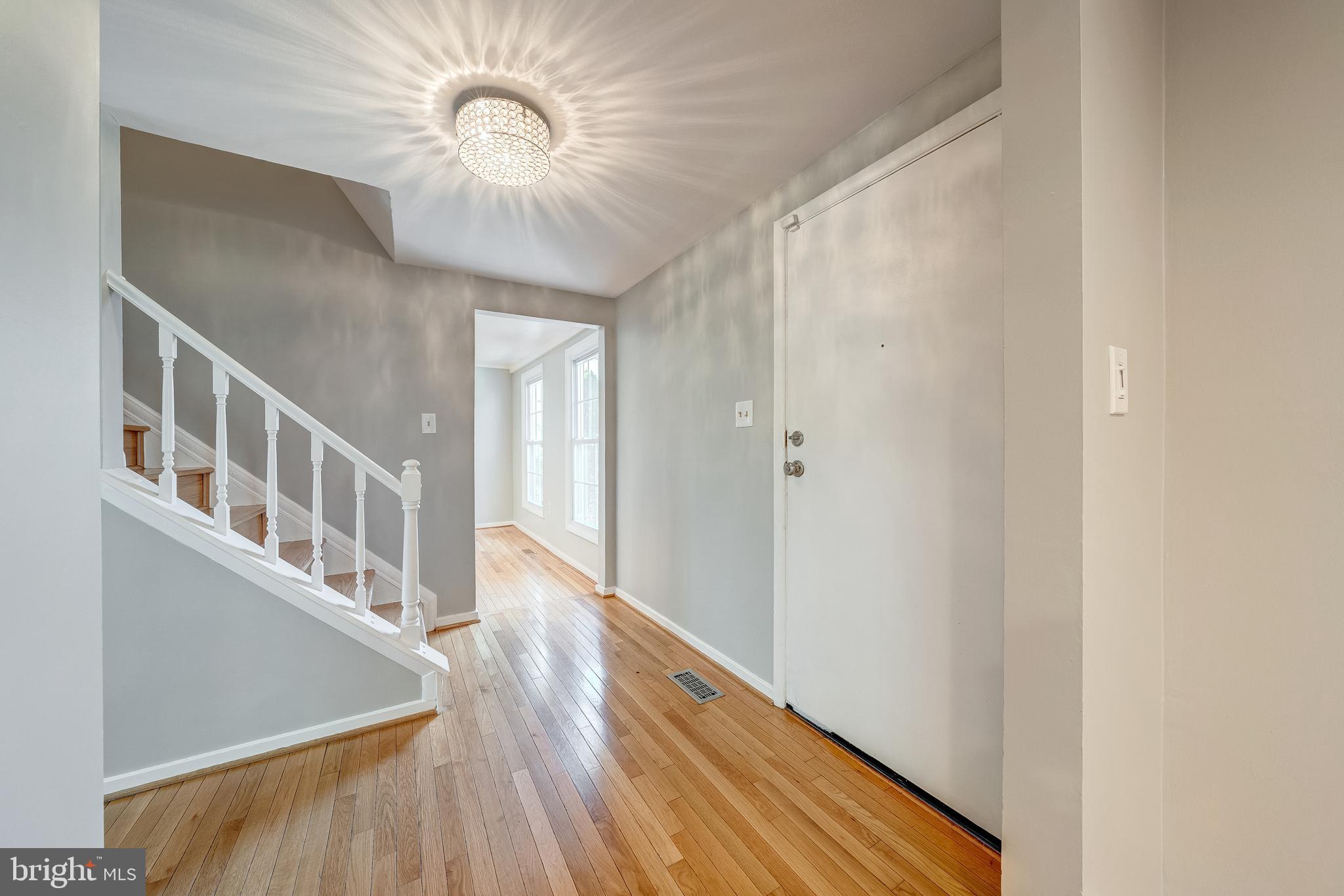 2285 Marginella Drive Reston, VA 20191 - Photo 2 of 53 Entrance area