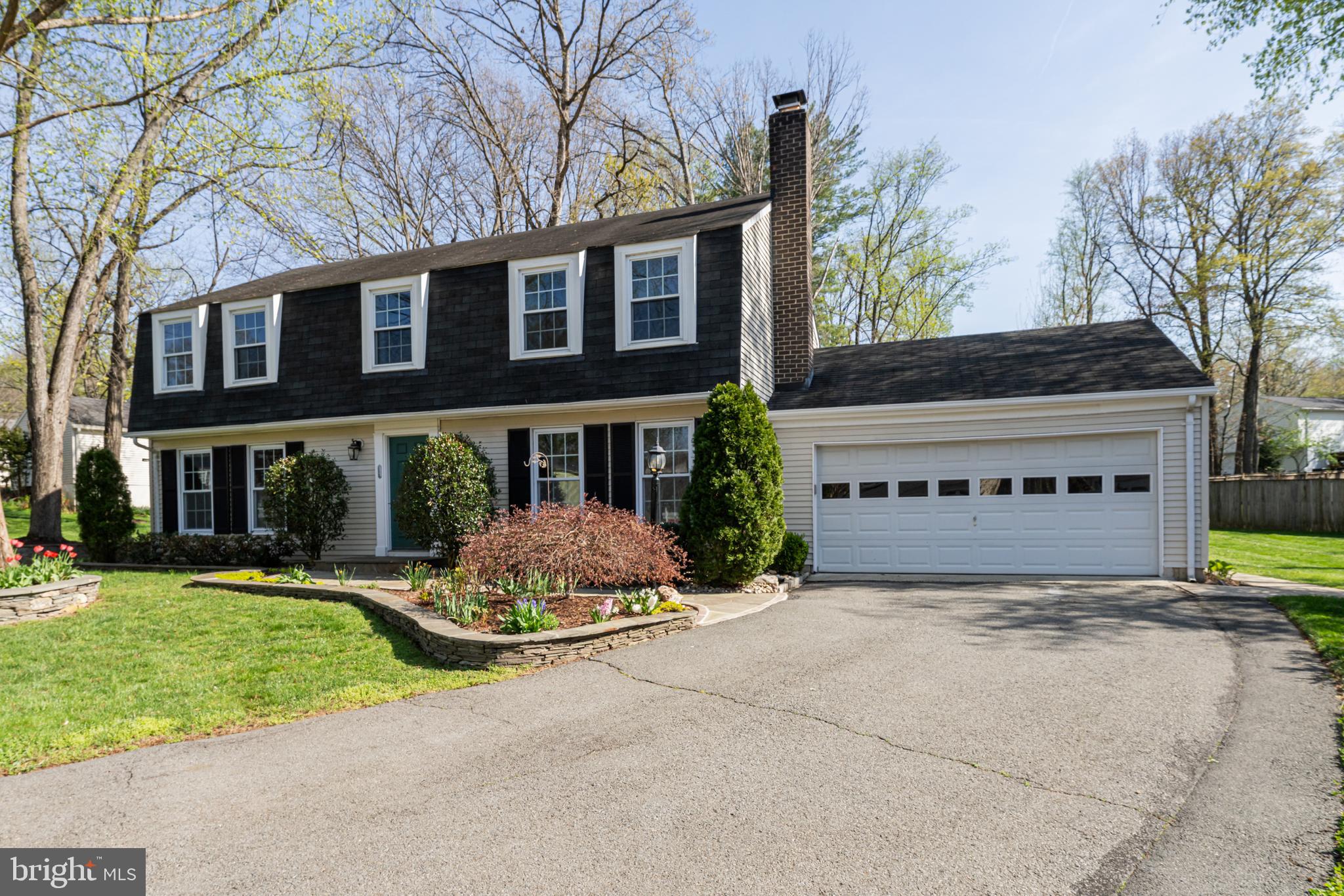 2285 Marginella Drive Reston, VA 20191 - Photo 42 of 53 2 Attached garage