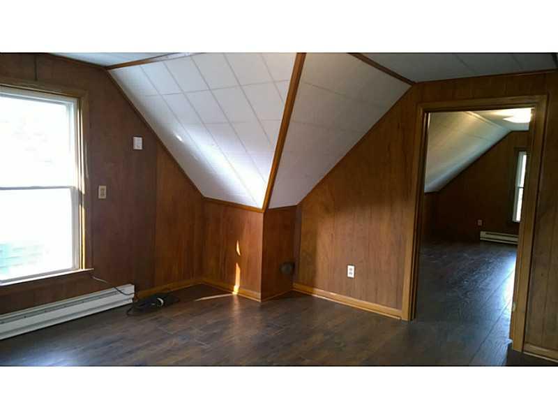 218 1st Street Butler, PA 16001 - Photo 10 of 13 Den. 3rd floor bedroom includes a den/sitting area/office