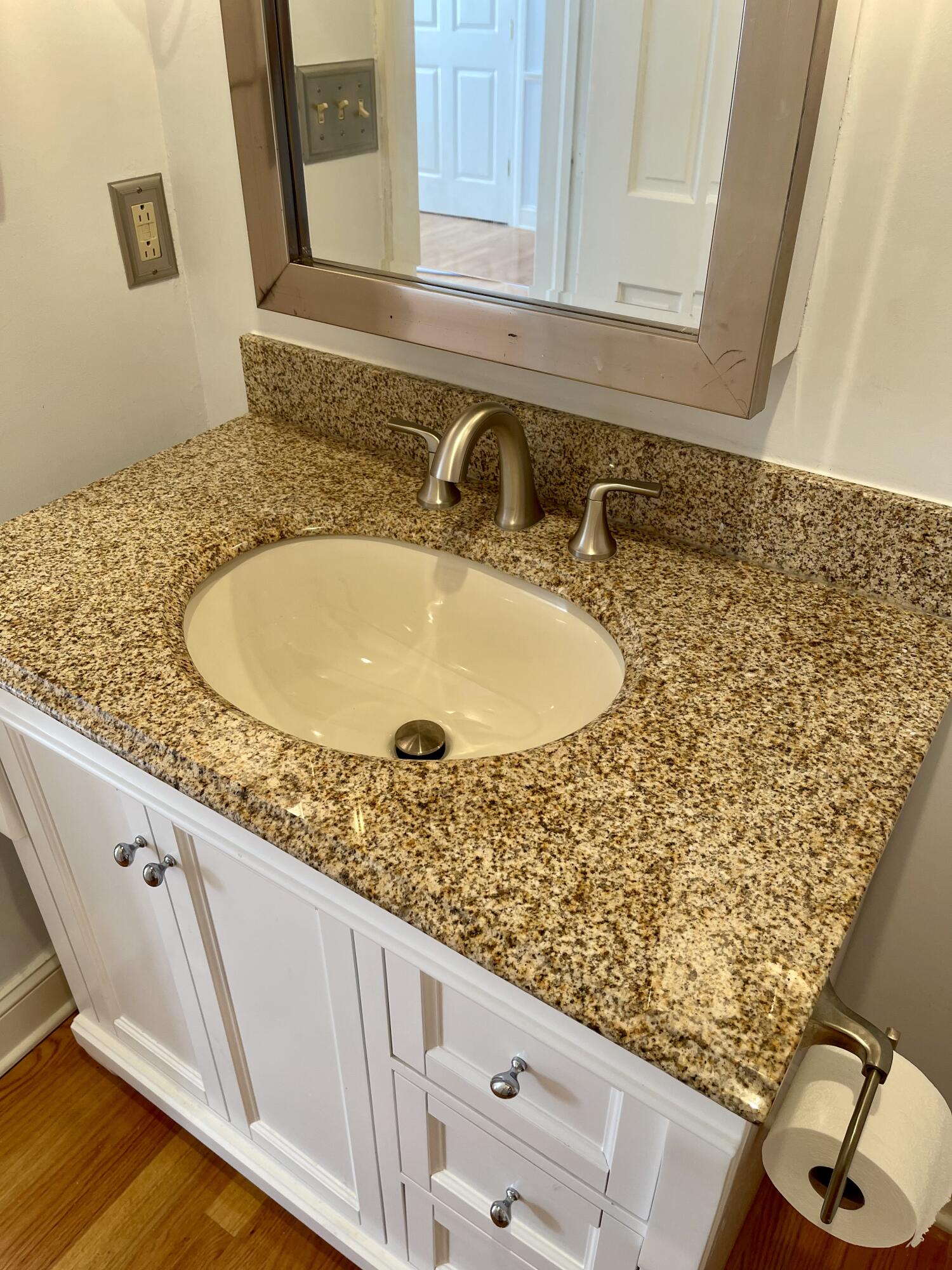 17 Rutledge Avenue, Unit 5 Charleston, SC 29401 - Photo 19 of 32 656DA6B6-1424-4C4E-B237-777A7EB6CD62