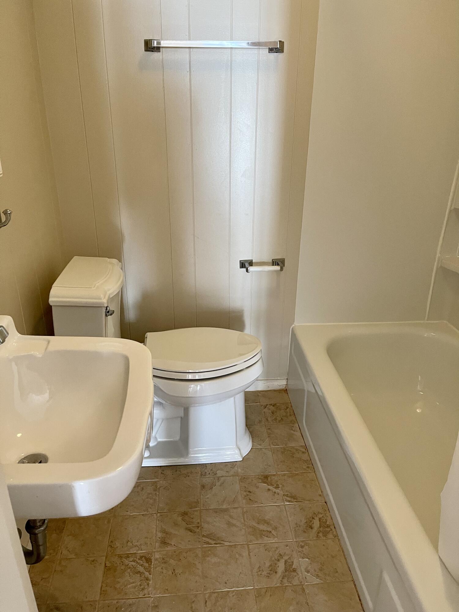 17 Rutledge Avenue, Unit 5 Charleston, SC 29401 - Photo 27 of 32 EBCEBD0D-8CD1-4C3E-BC0E-B6937978844D