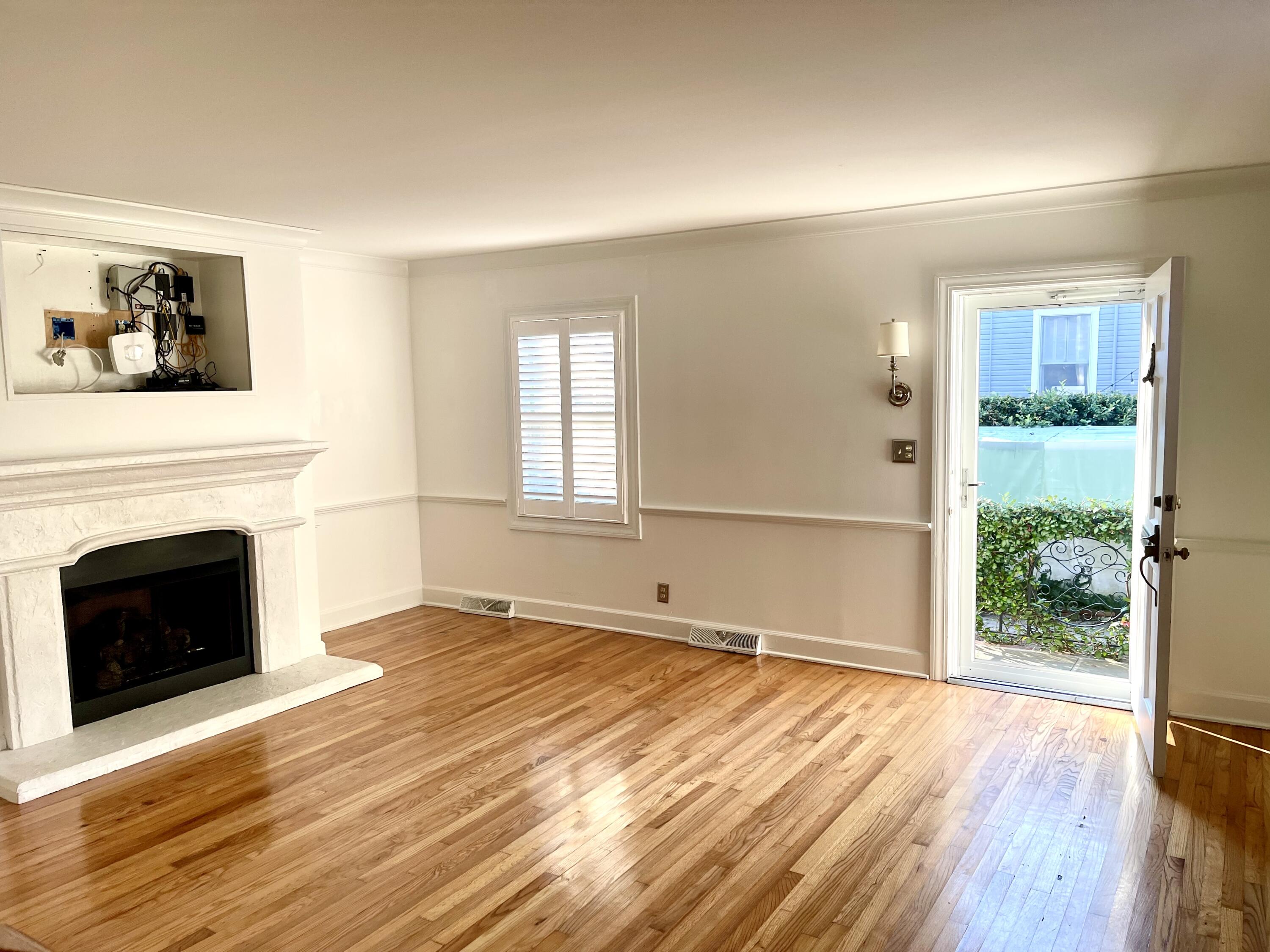 17 Rutledge Avenue, Unit 5 Charleston, SC 29401 - Photo 3 of 32 664767FC-FB49-4A85-91BC-1CBB744EAE43