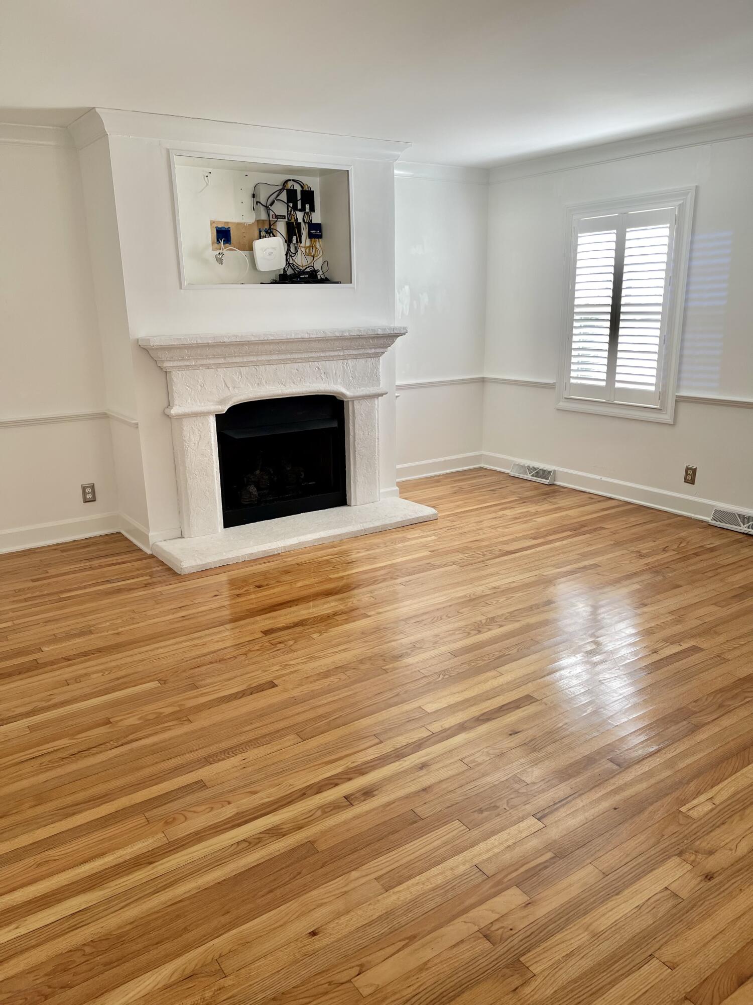 17 Rutledge Avenue, Unit 5 Charleston, SC 29401 - Photo 4 of 32 39E34883-49E2-451E-A3F1-776B7A396F96