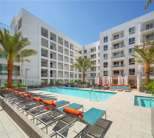 $2,821 | 6235 Topanga Canyon Boulevard, Unit 517, Woodland Hills, CA 91367