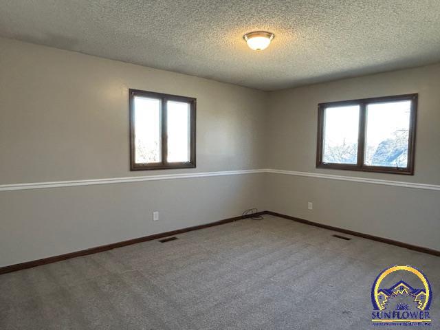 3855 Southwest Gamwell Road Topeka, KS 66610 - Photo 13 of 28