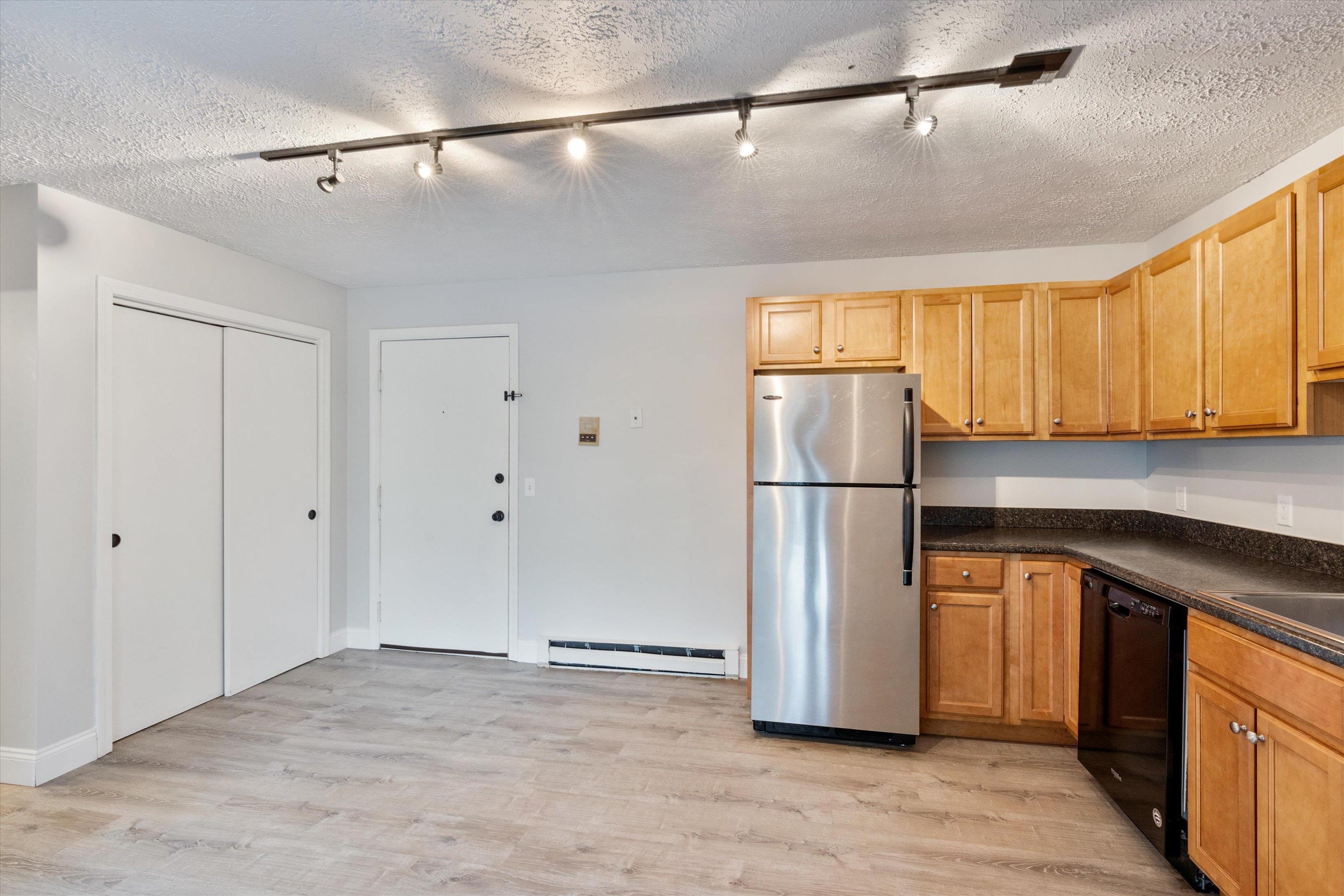 64 Dunbarton Road, Unit 2G Manchester, NH 03102 - Photo 29 of 31