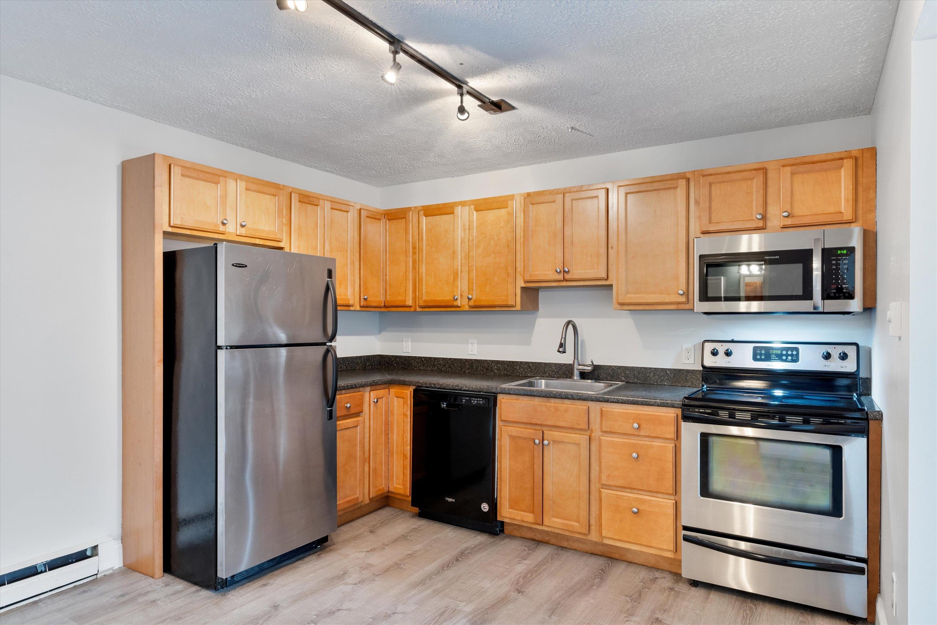 64 Dunbarton Road, Unit 2G Manchester, NH 03102 - Photo 30 of 31