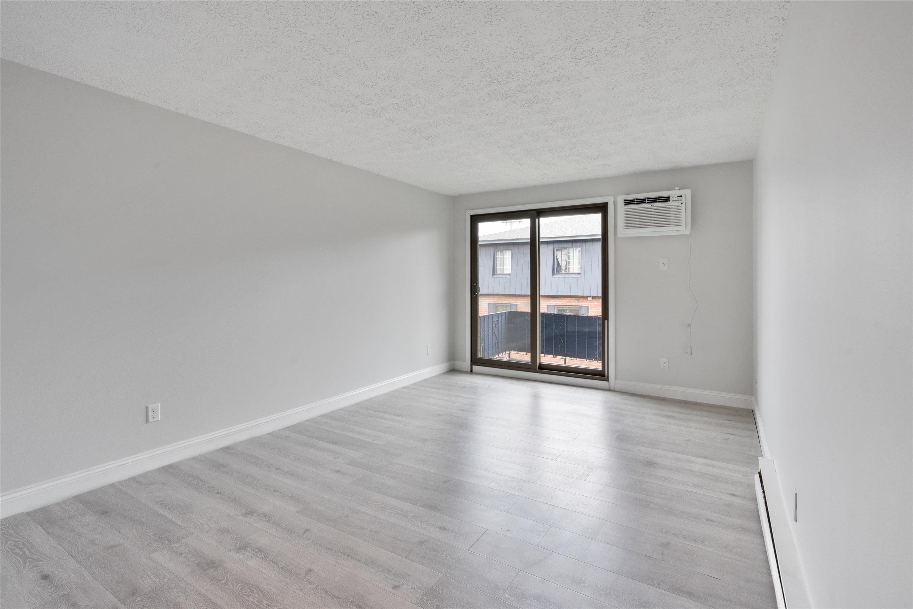 64 Dunbarton Road, Unit 2G Manchester, NH 03102 - Photo 4 of 31