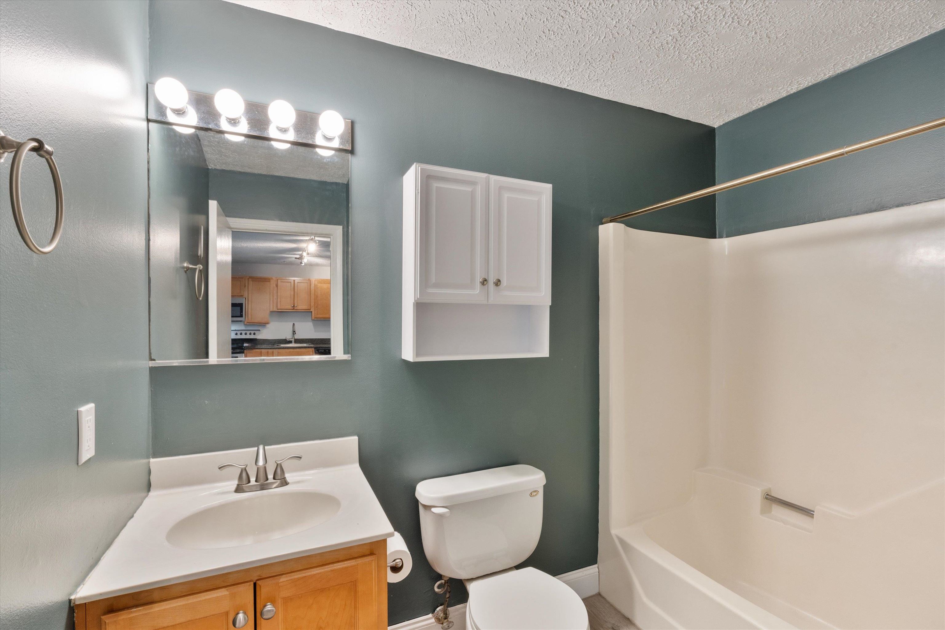 64 Dunbarton Road, Unit 2G Manchester, NH 03102 - Photo 8 of 31