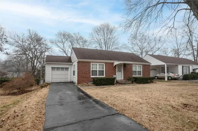 $335,000 | 6105 Granada Street, Fairway, KS 66205