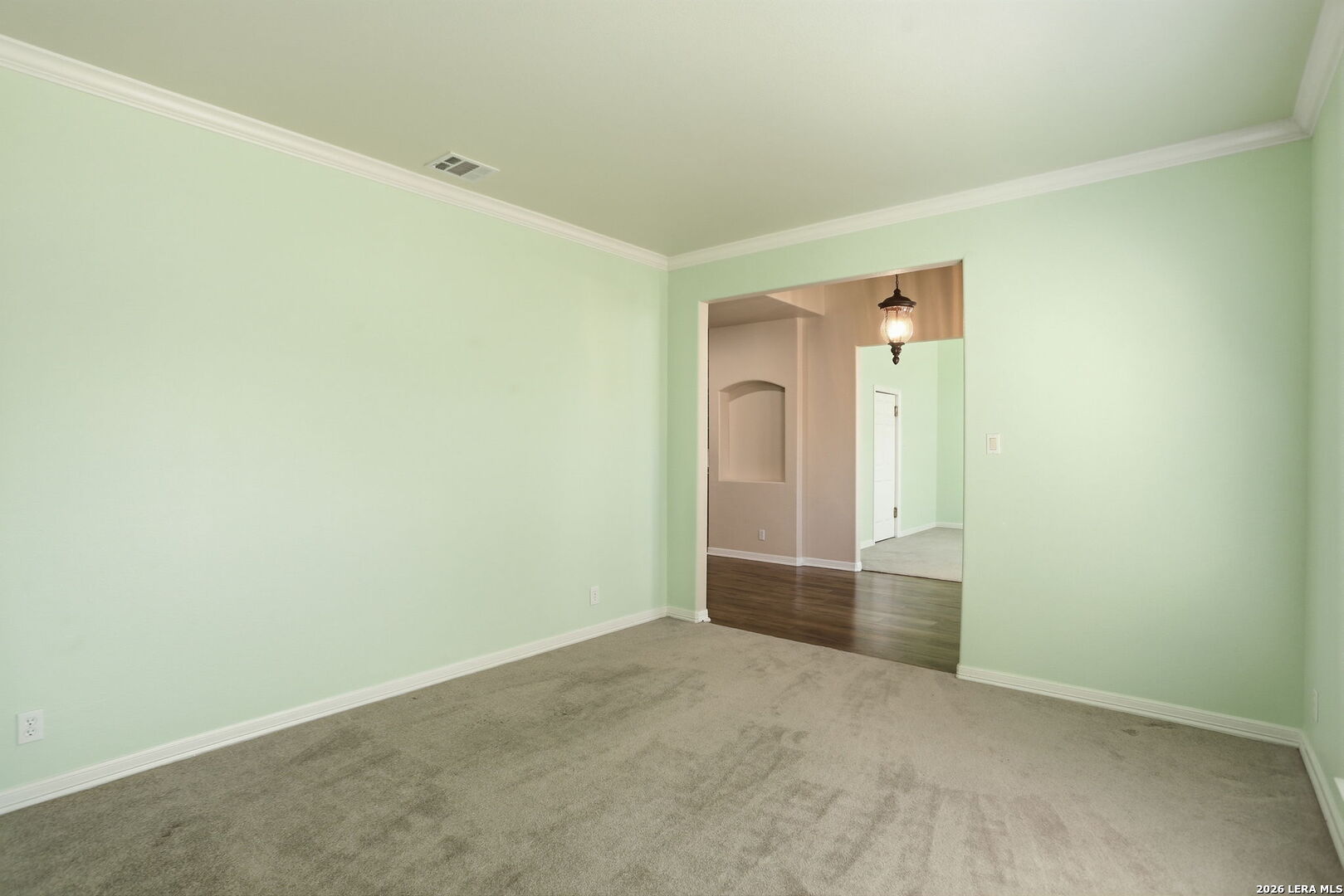 8814 Spanish Moss Windcrest, TX 78239 - Photo 6 of 50 an empty room with an entryway