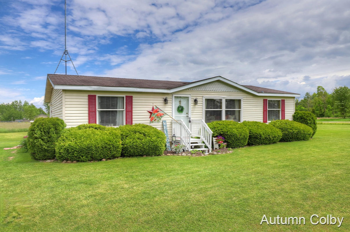 4975 South Miller Road Sheridan, MI 48884 - Photo 3 of 20 IMG__4977