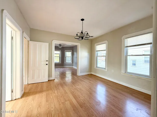 $1,700 | 1017 Hegeman Street, Unit 2, Schenectady, NY 12306