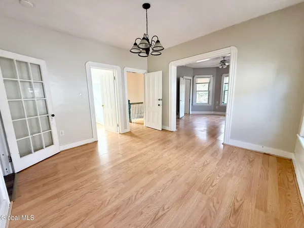 $1,700 | 1017 Hegeman Street, Unit 2, Schenectady, NY 12306