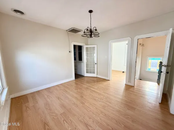 $1,700 | 1017 Hegeman Street, Unit 2, Schenectady, NY 12306