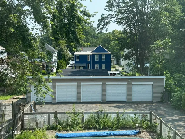 $1,700 | 1017 Hegeman Street, Unit 2, Schenectady, NY 12306