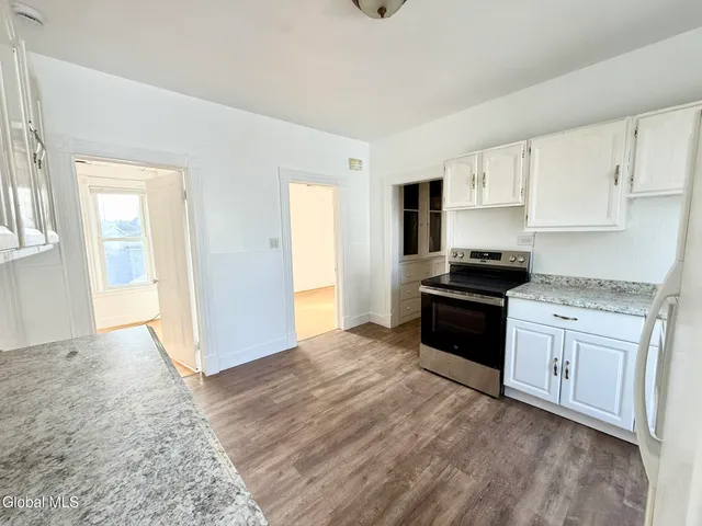 $1,700 | 1017 Hegeman Street, Unit 2, Schenectady, NY 12306