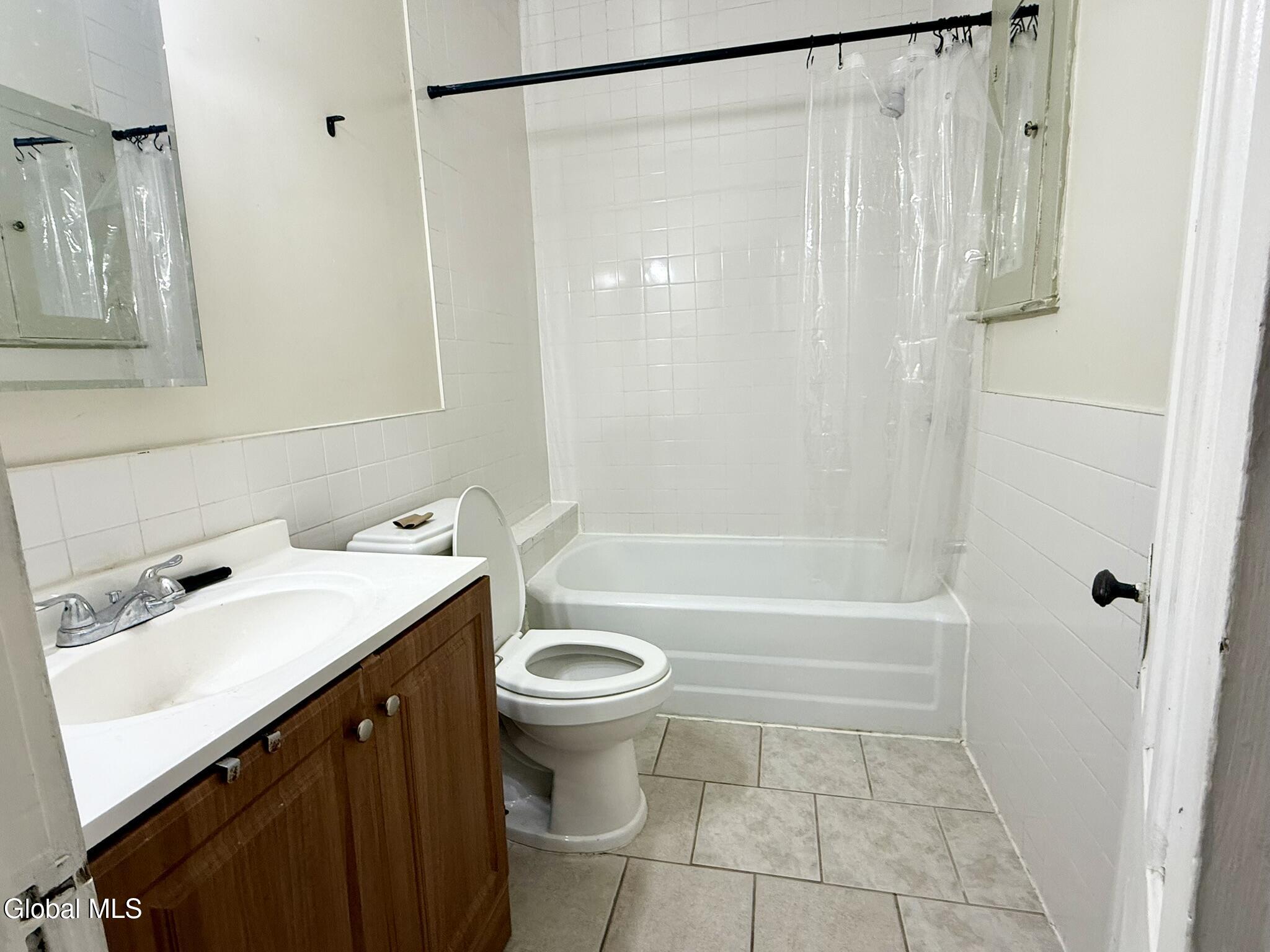 1017 Hegeman Street, Unit 2 Schenectady, NY 12306 - Photo 8 of 26 IMG_5097