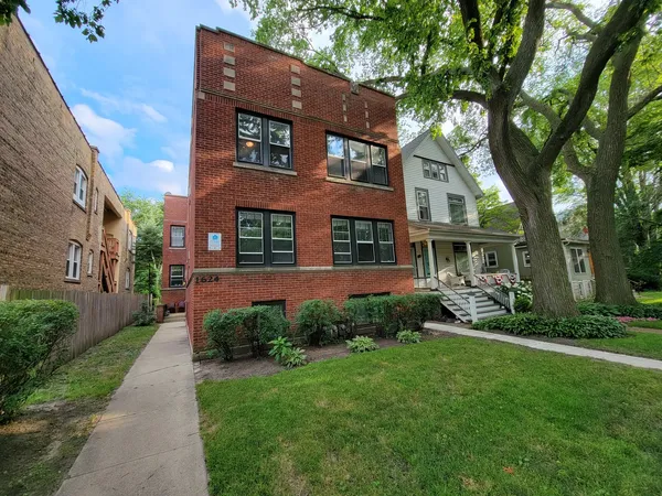$3,300 | 1624 Washington Street, Unit 1N, Evanston, IL 60202