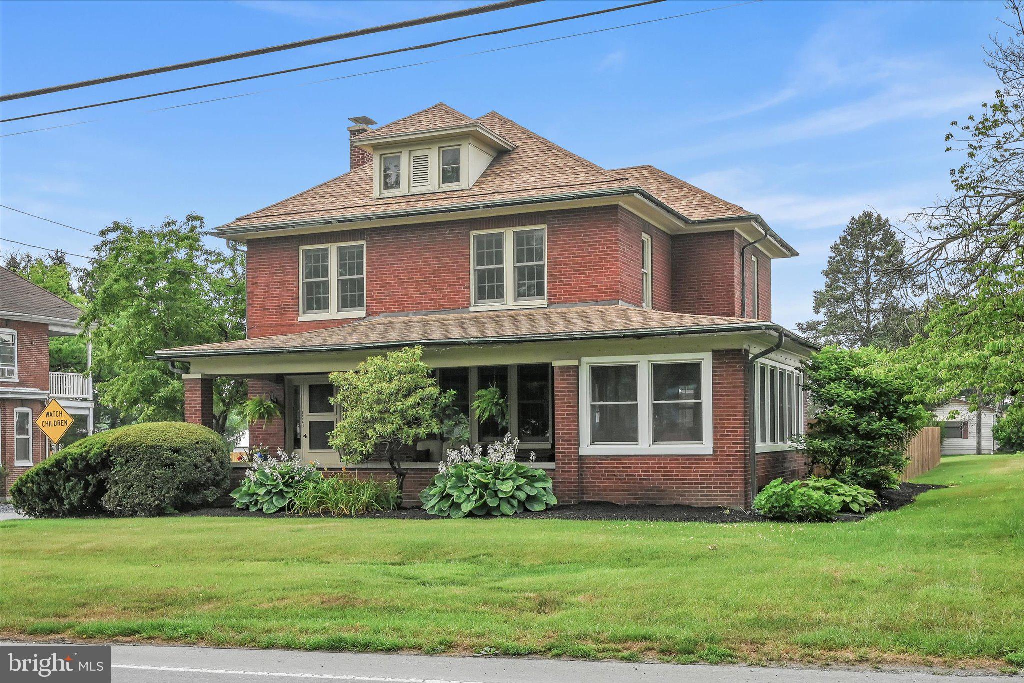 132 East Harrisburg Avenue Elizabethtown, PA 17022 - Photo 1 of 33