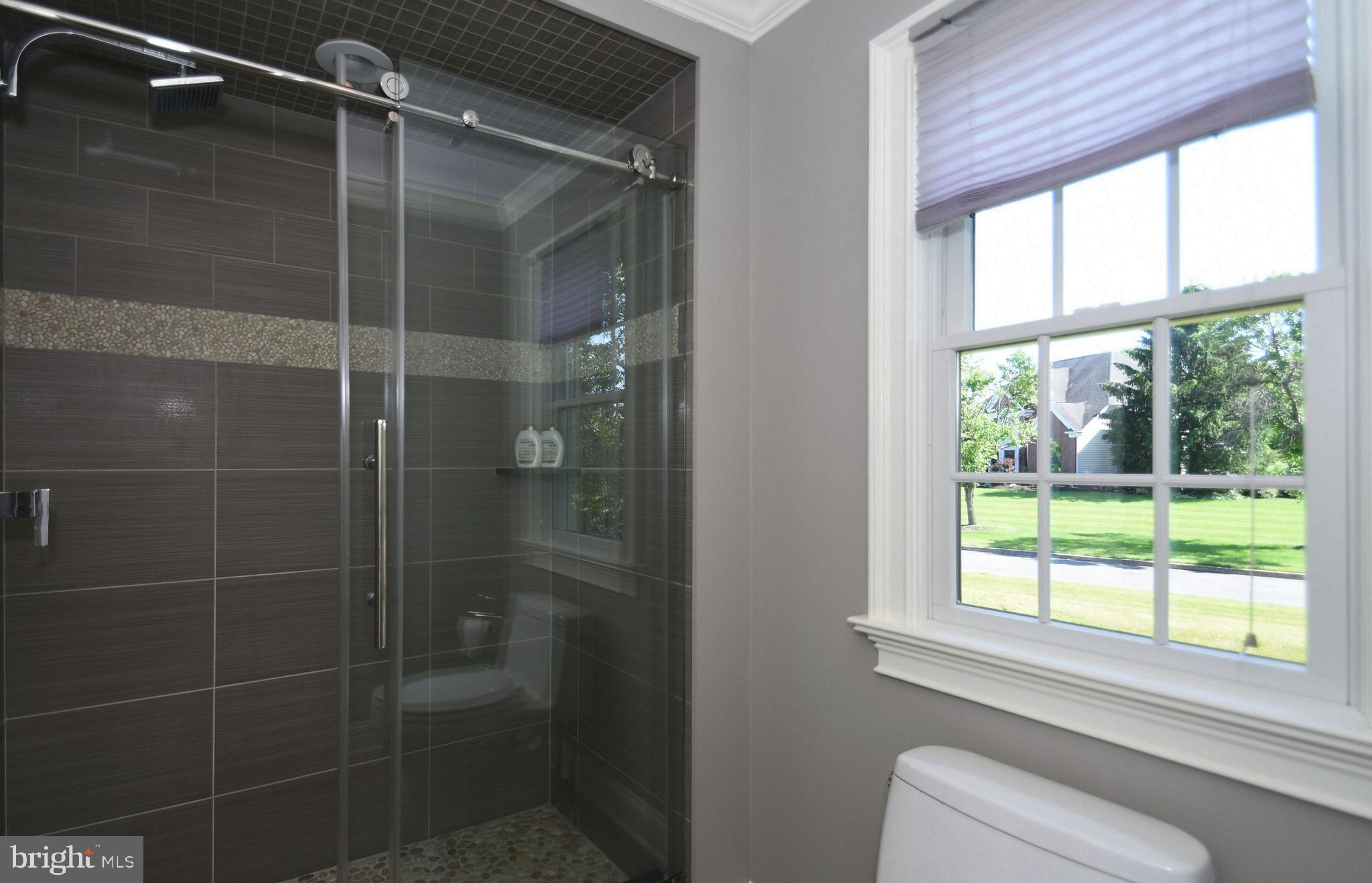 334 Ridge Avenue Newtown, PA 18940 - Photo 27 of 44 Shared Bathroom