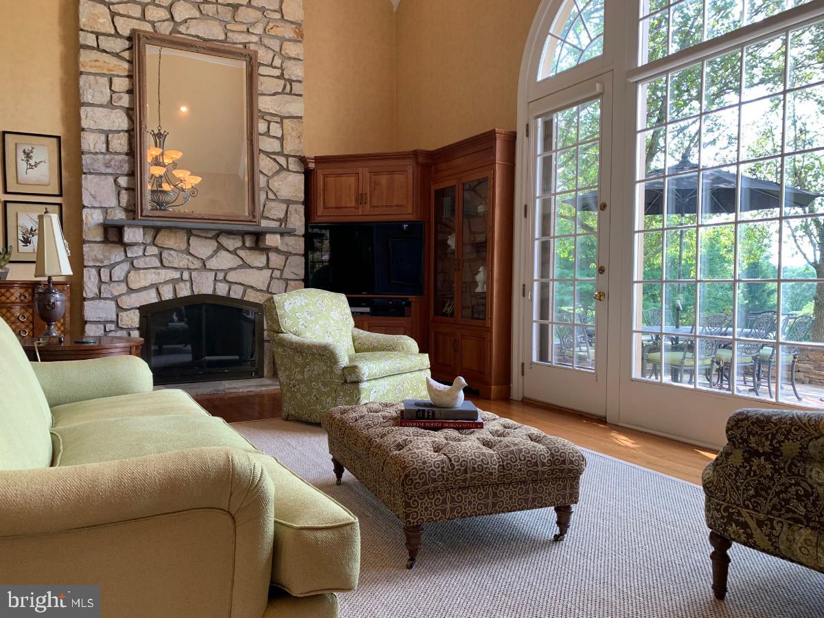 334 Ridge Avenue Newtown, PA 18940 - Photo 7 of 44