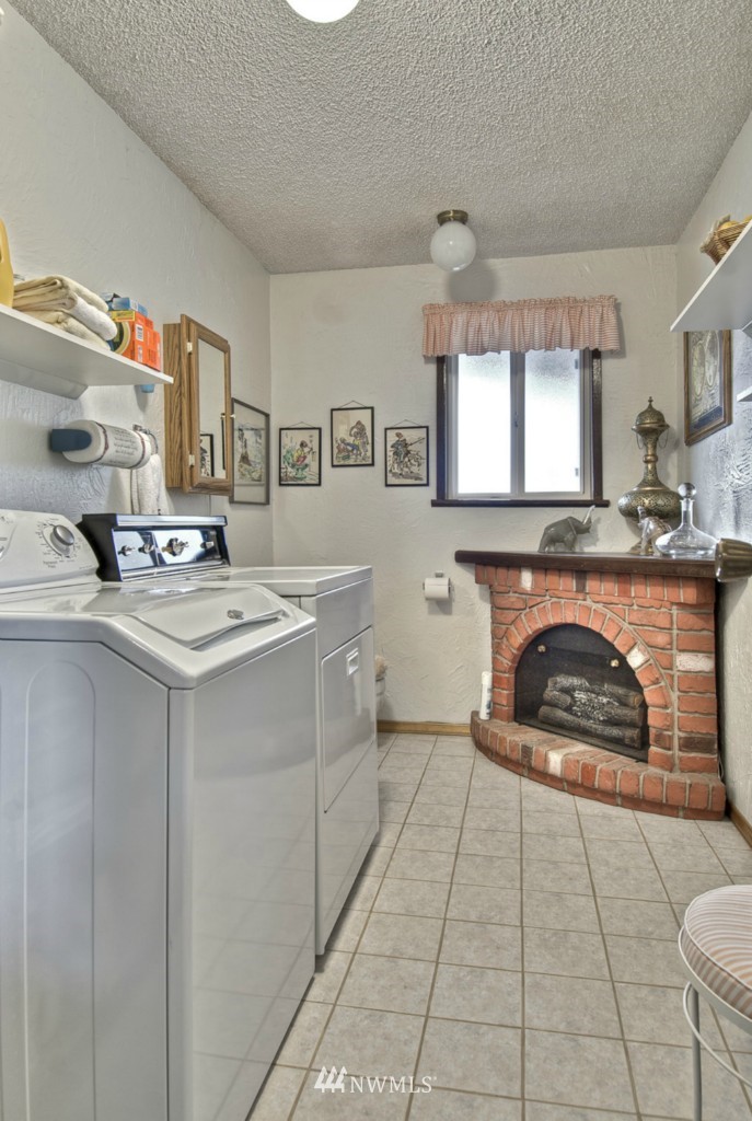15937 Southeast 176th Place Renton, WA 98058 - Photo 13 of 14 Gallery Image 13