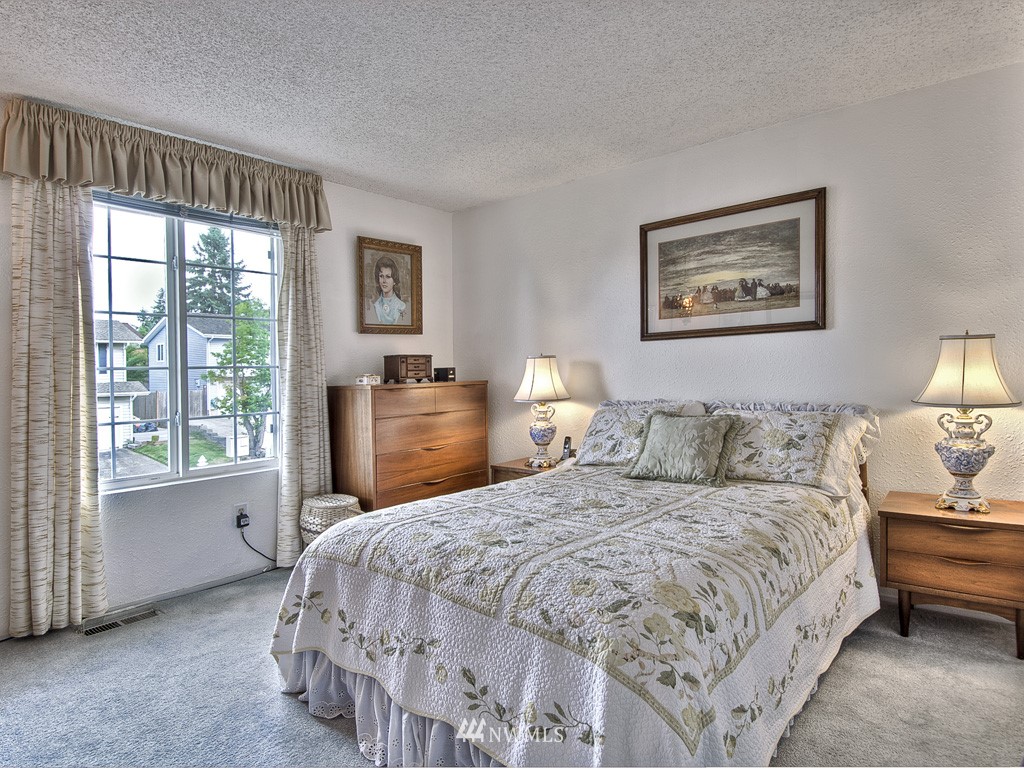 15937 Southeast 176th Place Renton, WA 98058 - Photo 9 of 14 Gallery Image 9