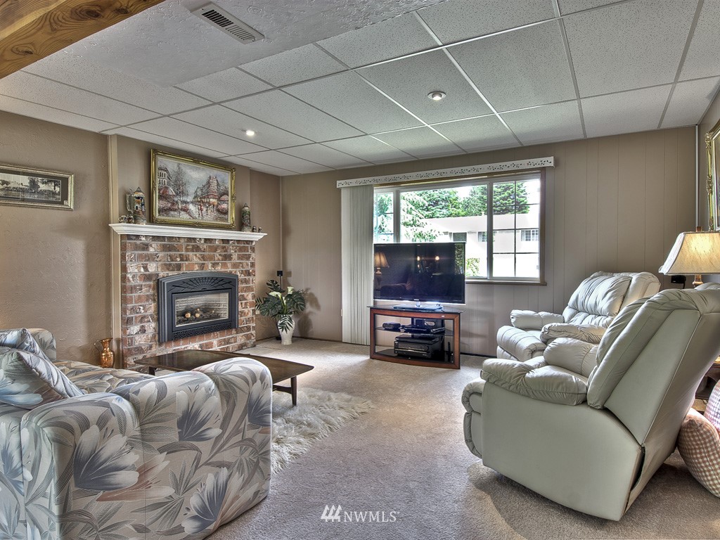 15937 Southeast 176th Place Renton, WA 98058 - Photo 10 of 14 Gallery Image 10