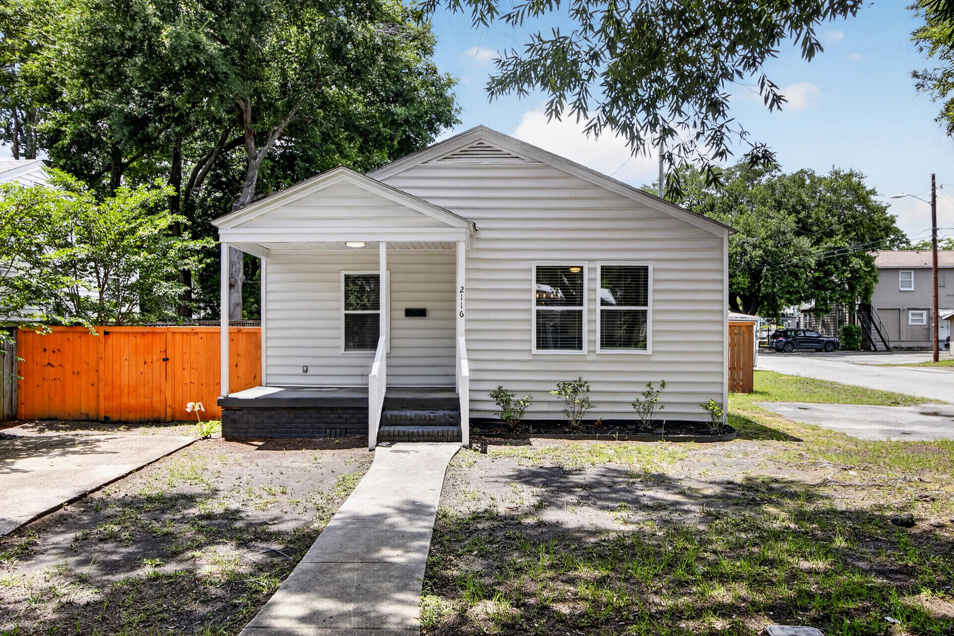 2116 Commander Road North Charleston, SC 29405 - Photo 1 of 32