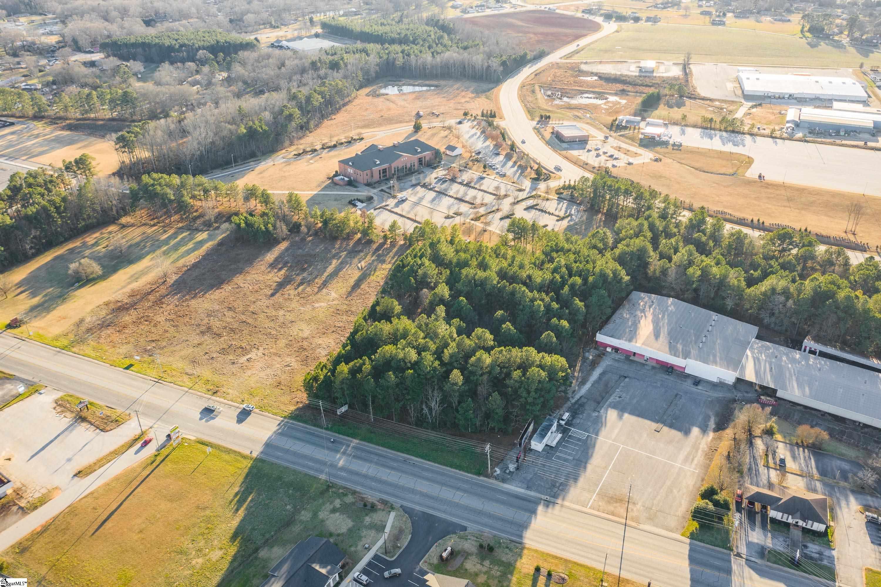 323 Pearman Dairy Road Anderson, SC 29625 - Photo 4 of 8