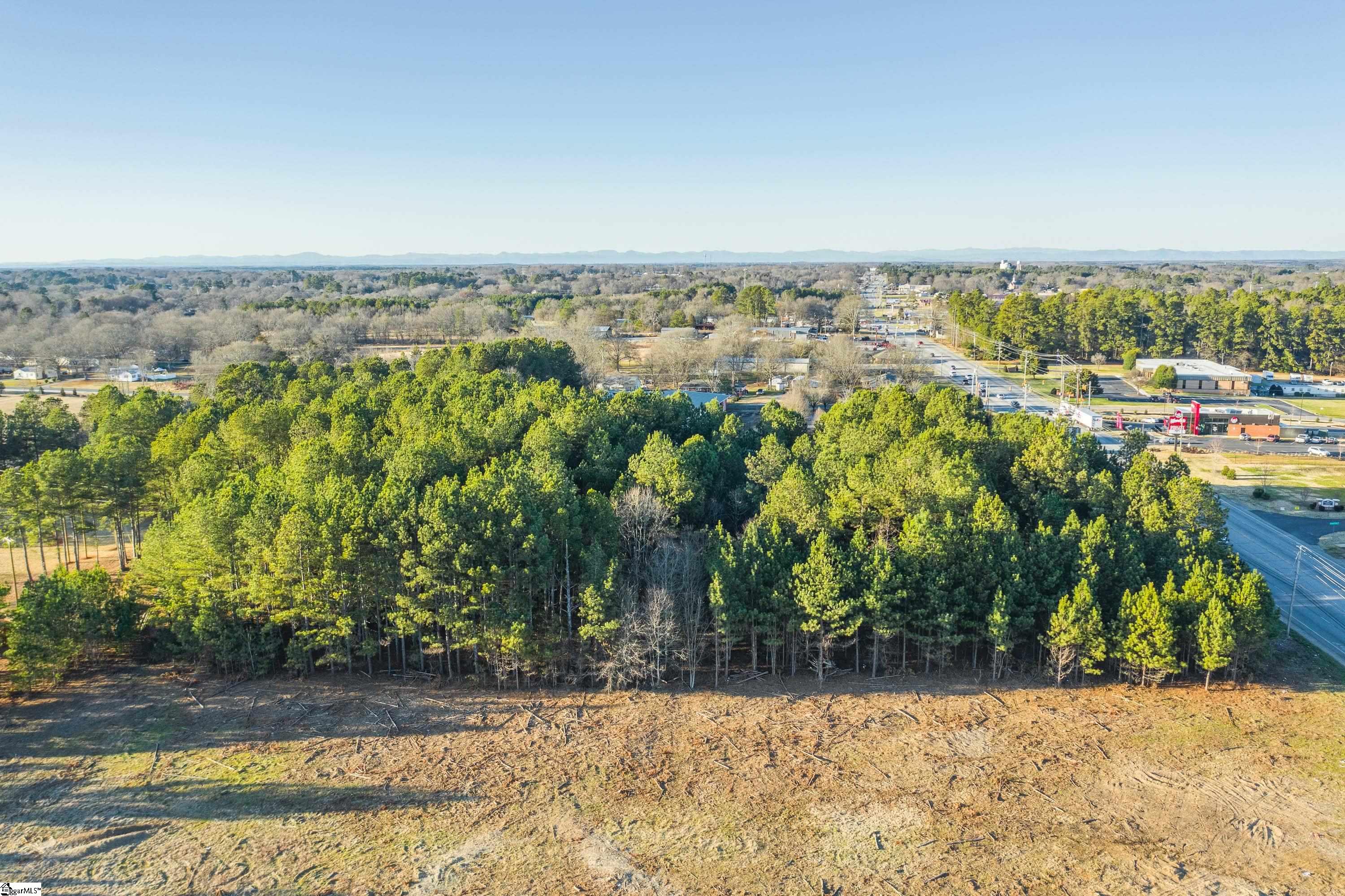 323 Pearman Dairy Road Anderson, SC 29625 - Photo 6 of 8
