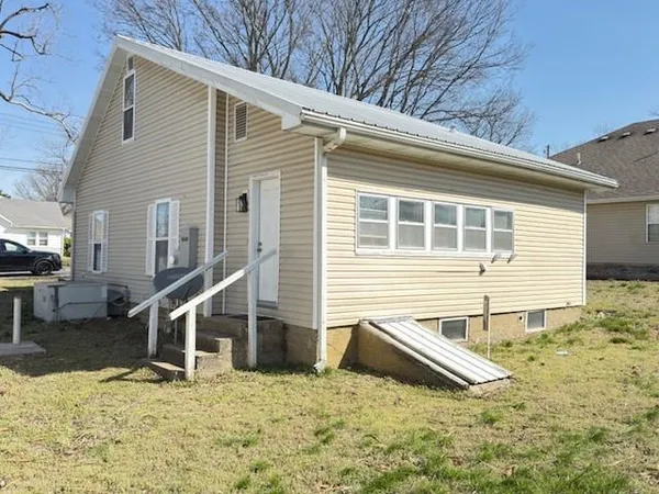 $169,000 | 609 West Lee Street, Nevada, MO 64772